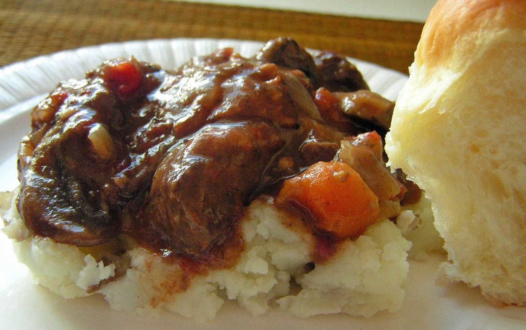 EASY BEEF BOURGUIGNON - Butter with a Side of Bread