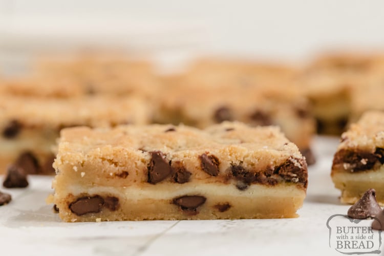 Cookie bar with cheesecake filling