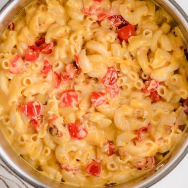 tomato bacon mac and cheese in a saucepan