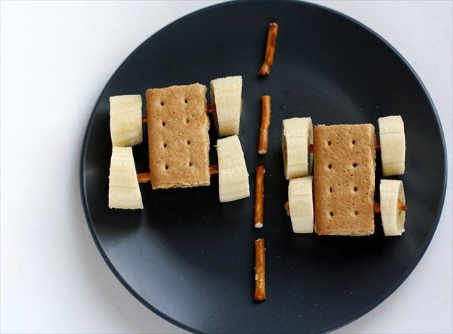 Fun Kid Snacks with Bananas: butter with a side of bread