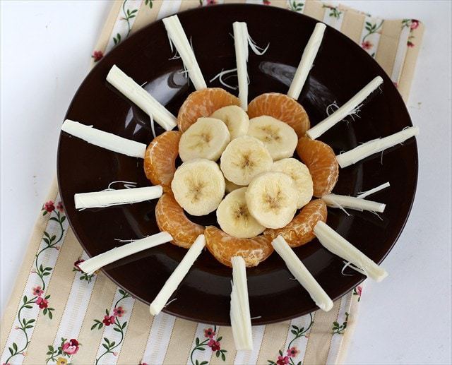 Fun Kid Snacks with Bananas: butter with a side of bread
