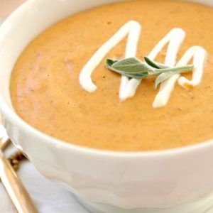 Roasted Butternut Squash Soup made easy in 30 minutes! Creamy, flavorful and healthy butternut squash soup recipe perfect for healthy dinners and lunches.