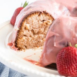 Glazed Strawberry Bundt Cake Recipe