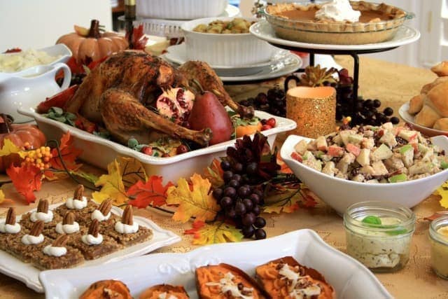 CLASSIC THANKSGIVING DINNER & DESSERT RECIPES~ THE COMPLETE MEAL ...