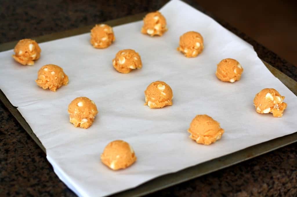 Orange Cream Cookies are everything good about your basic soft, delicious cookie dough, with the addition of a refreshing and incredible orange flavor!