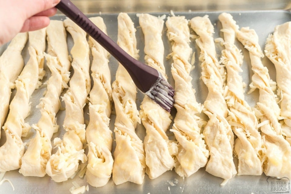 how to make cheesy bread sticks
