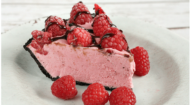 RASPBERRY ICE CREAM PIE - Butter with a Side of Bread