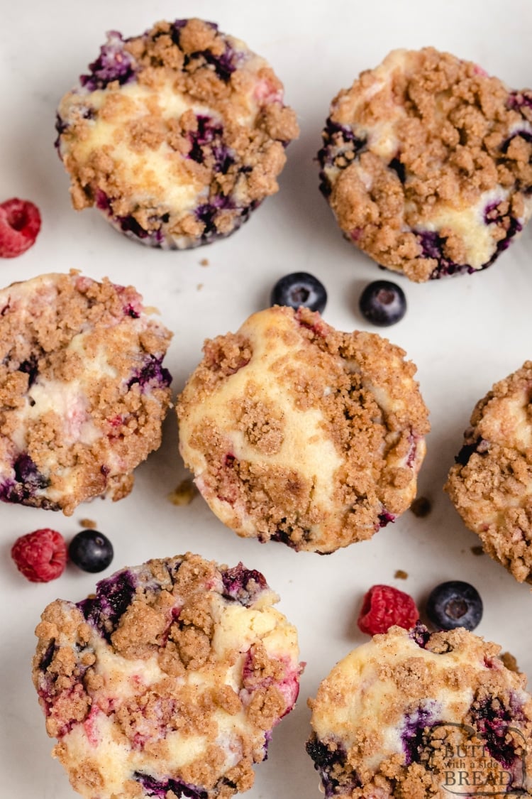 Muffins with raspberries and blueberries and brown sugar streusel topping