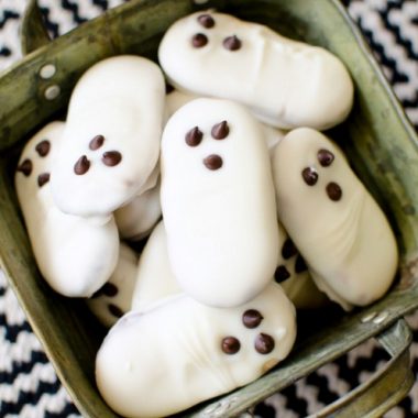 3 Ingredient Easy Ghost Halloween Cookies are a cute and festive treat! Made in minutes & devoured in seconds, these easy Halloween cookies are a hit! 