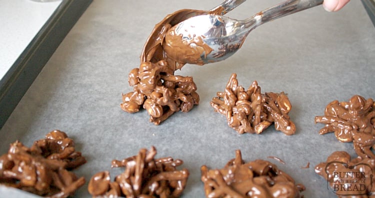 How to make easy chocolate peanut clusters