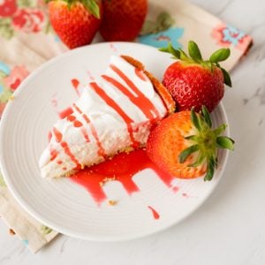 no bake cheesecake with strawberries, served.