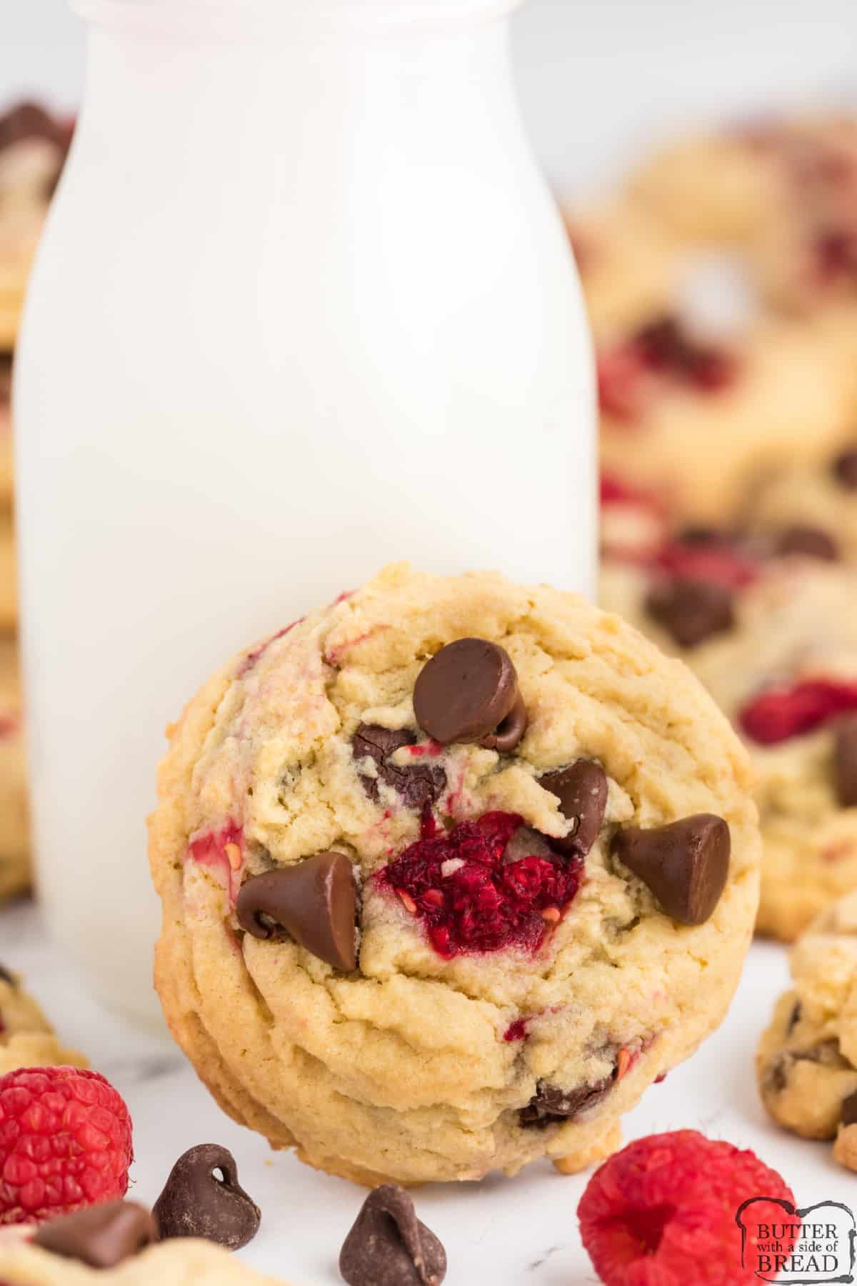 Cookie recipe with chocolate and raspberries