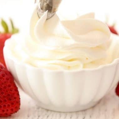 Stabilizing whipped cream