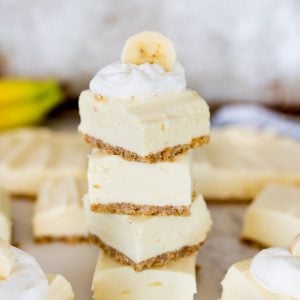 banana cream cheesecake recipe made into bars
