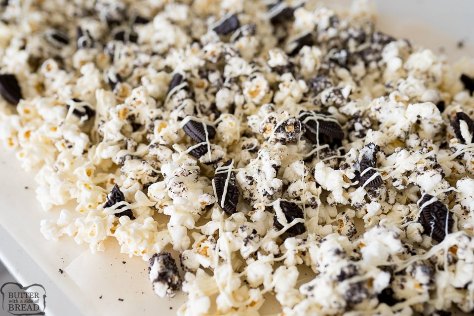 How to make Easy Oreo Popcorn recipe