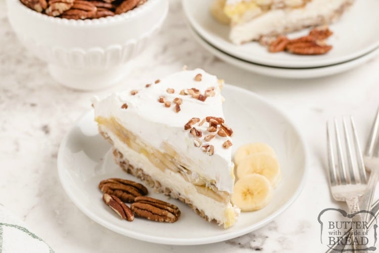 Dessert made with pecans and bananas