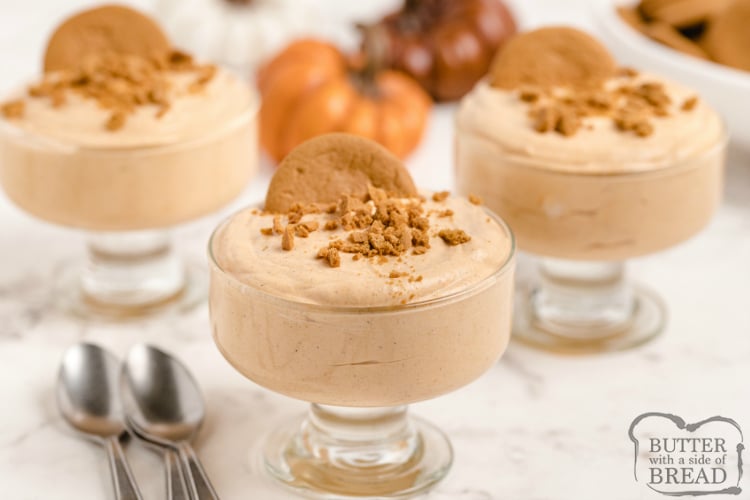 Easy pumpkin mousse recipe with gingersnaps on top