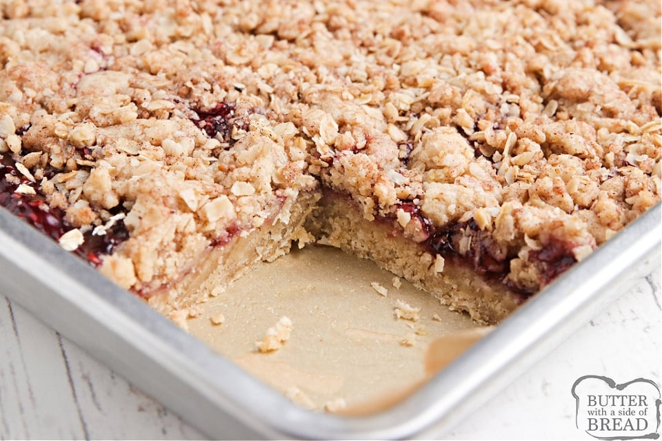 Oatmeal cookie bars with raspberry pie filling in the middle
