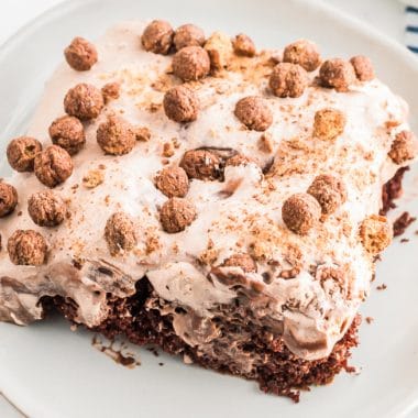 How to make a Cocoa Puffs cereal chocolate pudding poke cake