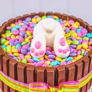 How to make an Easter bunny Kit Kat Cake