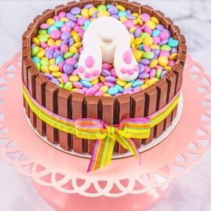 How to make an Easter bunny Kit Kat Cake