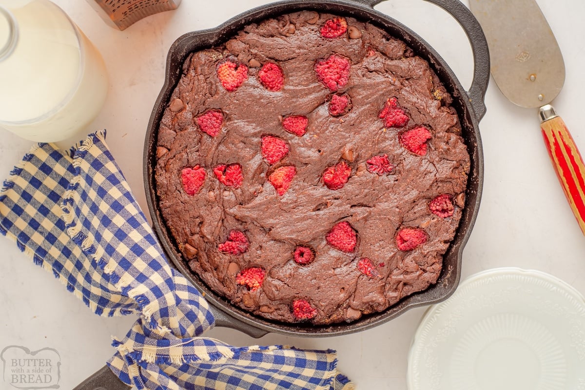 skillet brownies in a cast iron pan