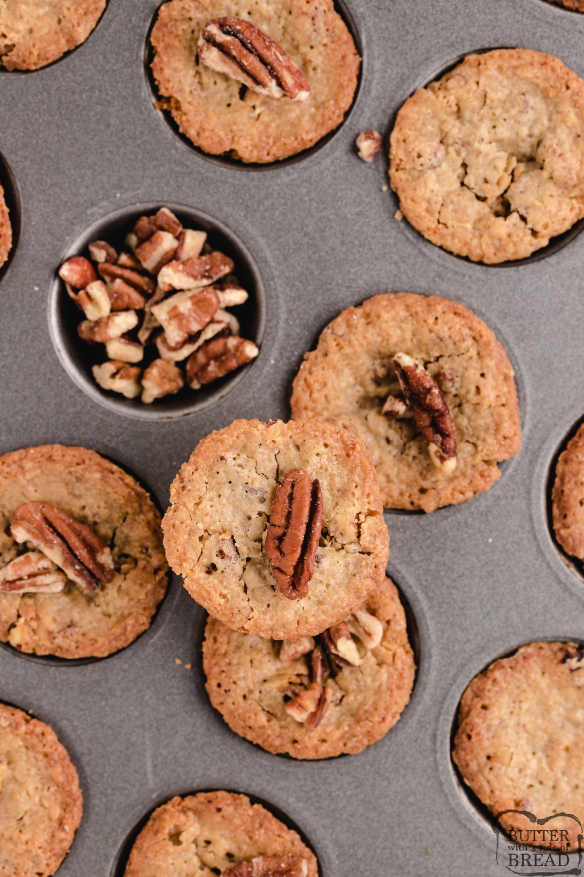 Mini muffins made with five ingredients that tastes like pecan pie