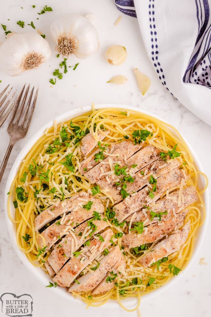 buttered pasta noodles with chicken