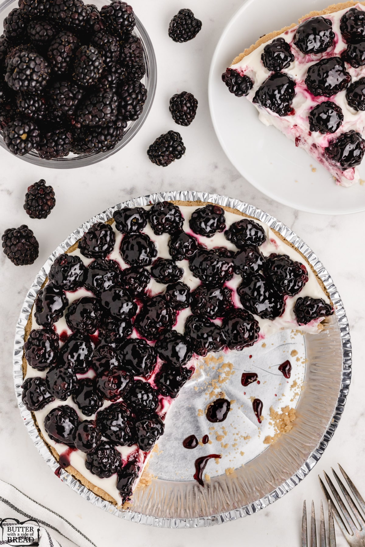 No-Bake Blackberry Cheesecake is made with a sweet cream cheese layer and fresh blackberries. Only a few ingredients needed to make this simple no-bake cheesecake recipe. 