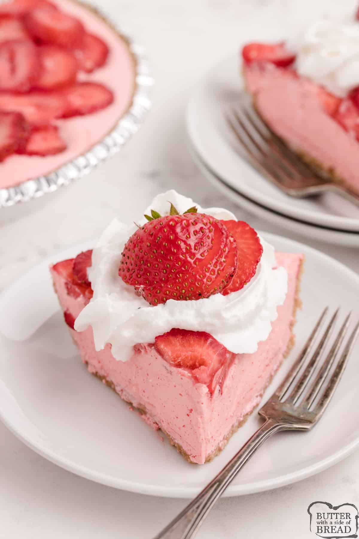 No-Bake Strawberry Jello Pie