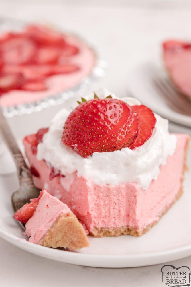 NO-BAKE STRAWBERRY JELLO PIE - Butter with a Side of Bread