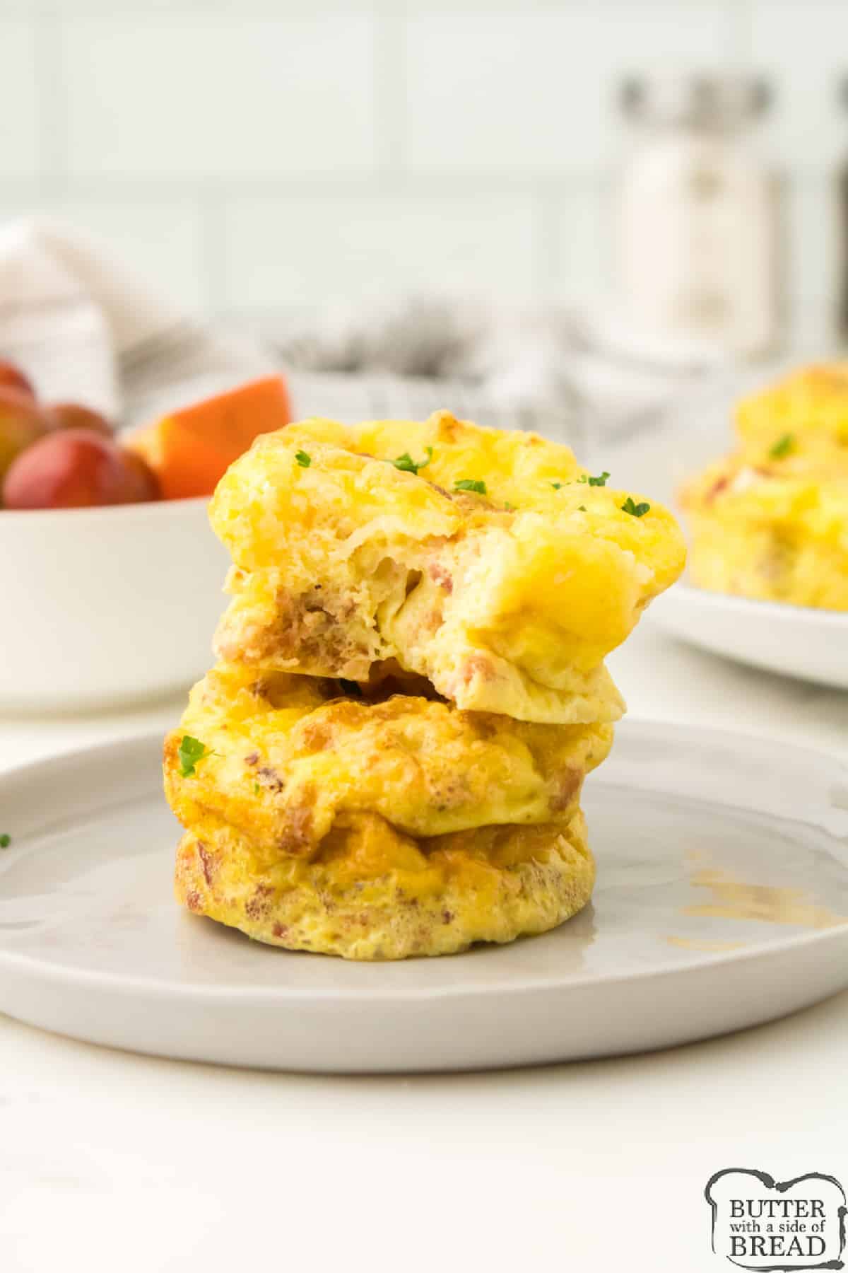 Egg bite recipe with eggs, bacon and cheese