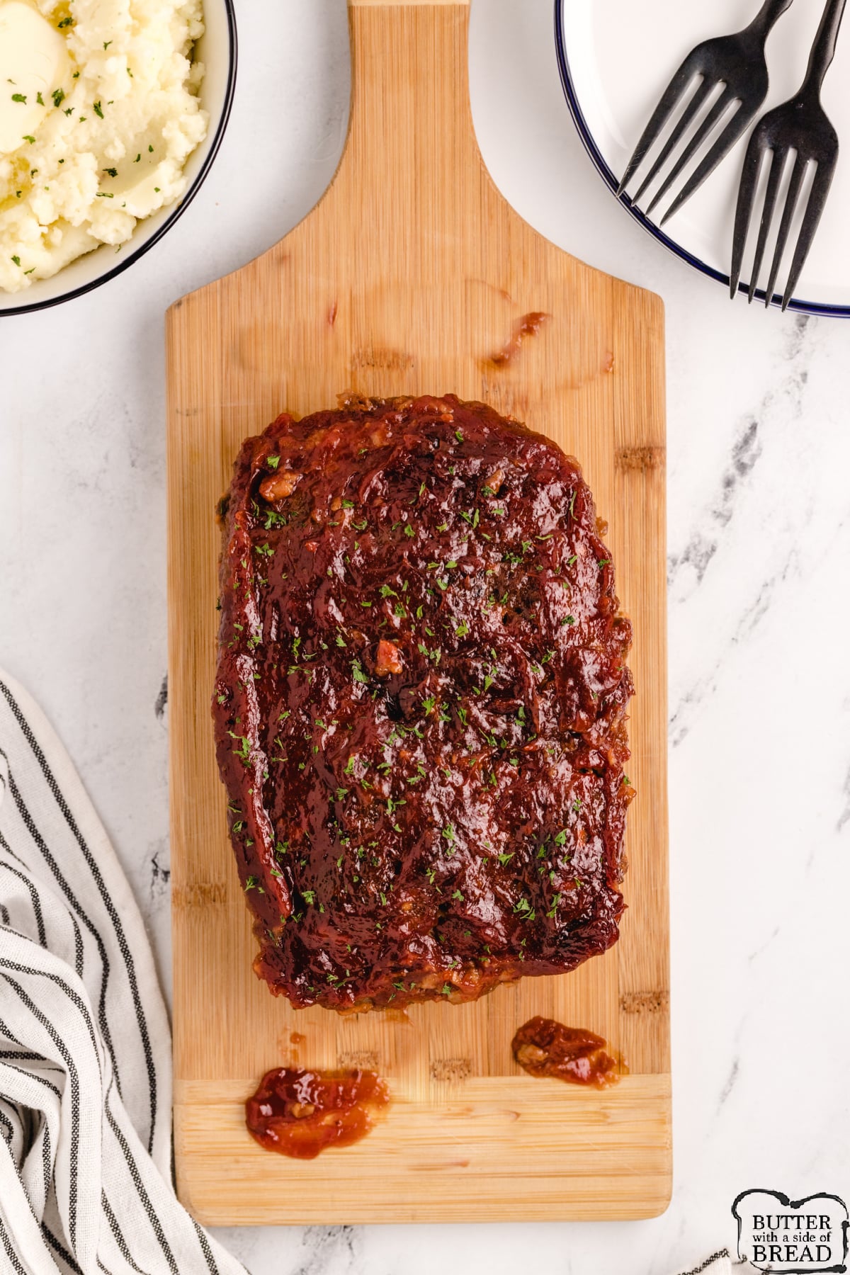 Easy meatloaf recipe with simple sauce on top