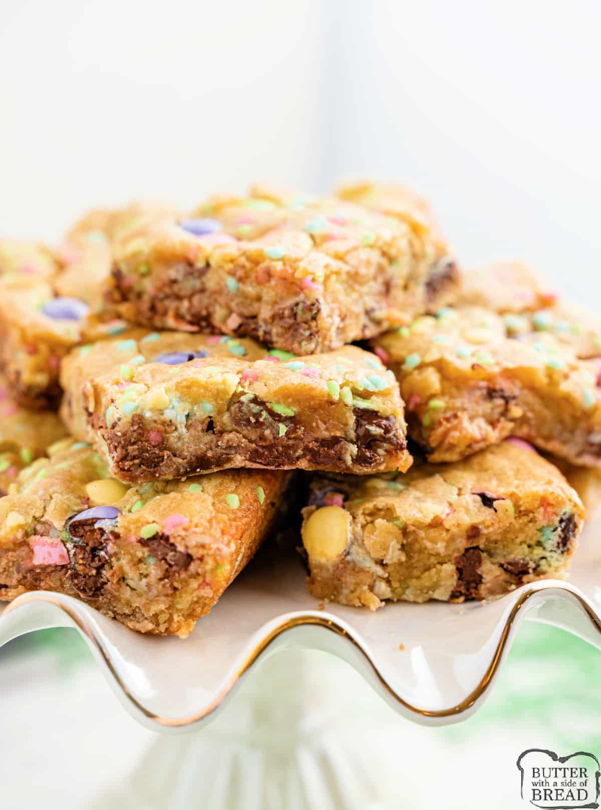 Easy Easter M&M Blondies are soft, chewy and perfect for spring! Delicious homemade blondie recipe that only takes a few minutes to make. 