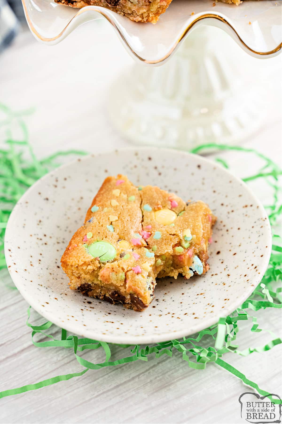 Buttery blondies with M&Ms