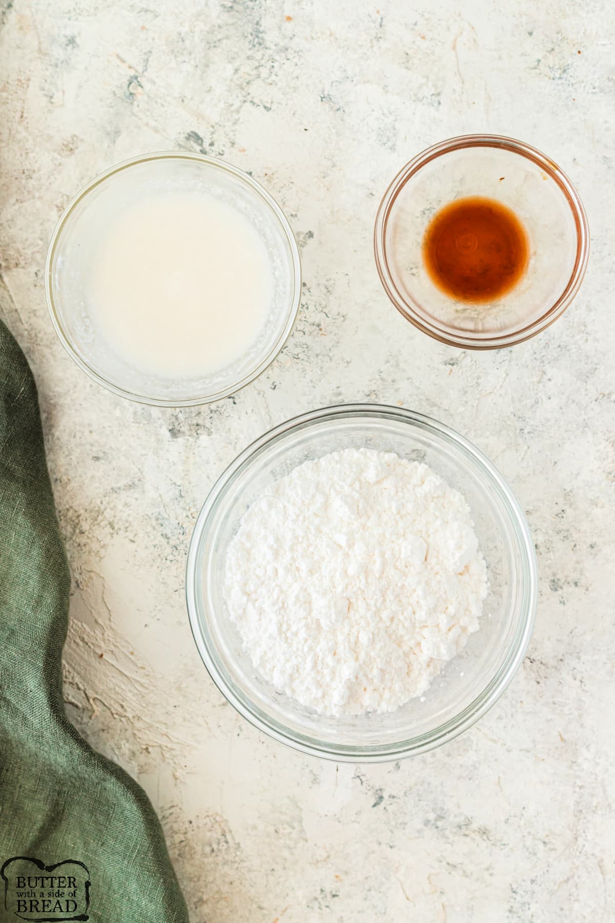Ingredients in simple powdered sugar glaze