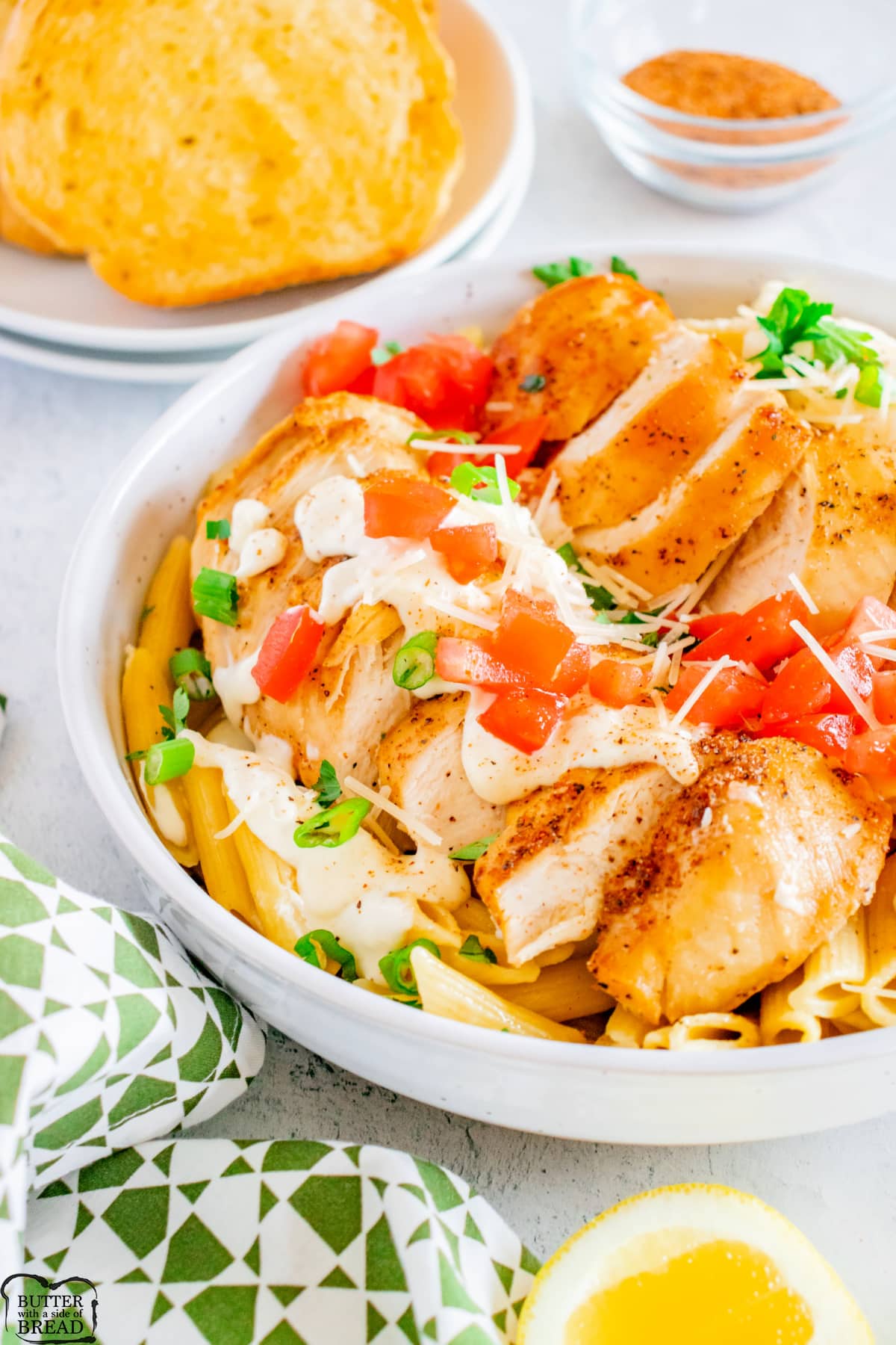 Copycat Chili's Cajun Chicken Pasta is the perfect dinner recipe that only takes 30 minutes to make. Delicious pasta recipe made with perfectly seasoned chicken and a creamy sauce. 