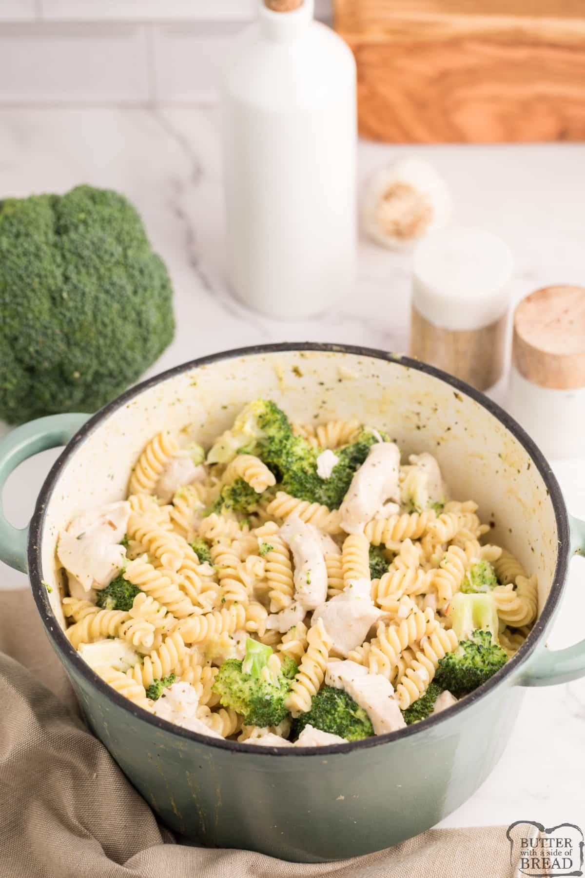 Chicken Broccoli Alfredo is a one pot dinner recipe that the whole family will love! This creamy pasta dish only takes about 30 minutes to make, making this the perfect weeknight dinner recipe. 
