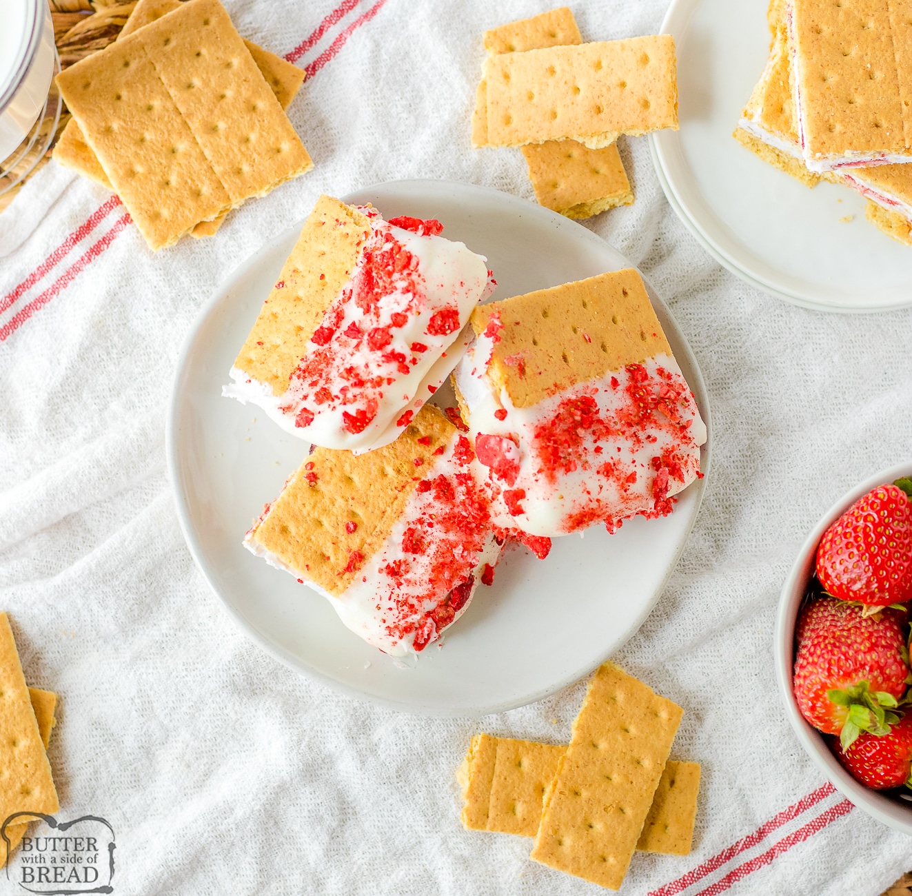 strawberry cool whip sandwiches