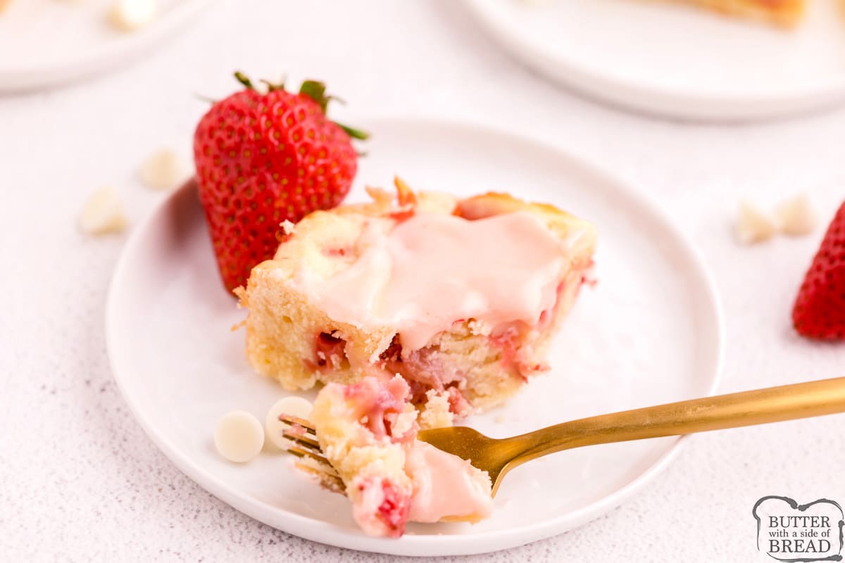 Serving of strawberry and lemon blondies