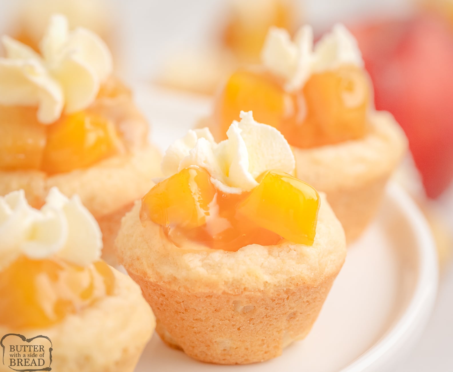 sweet peaches and cream cookie cups