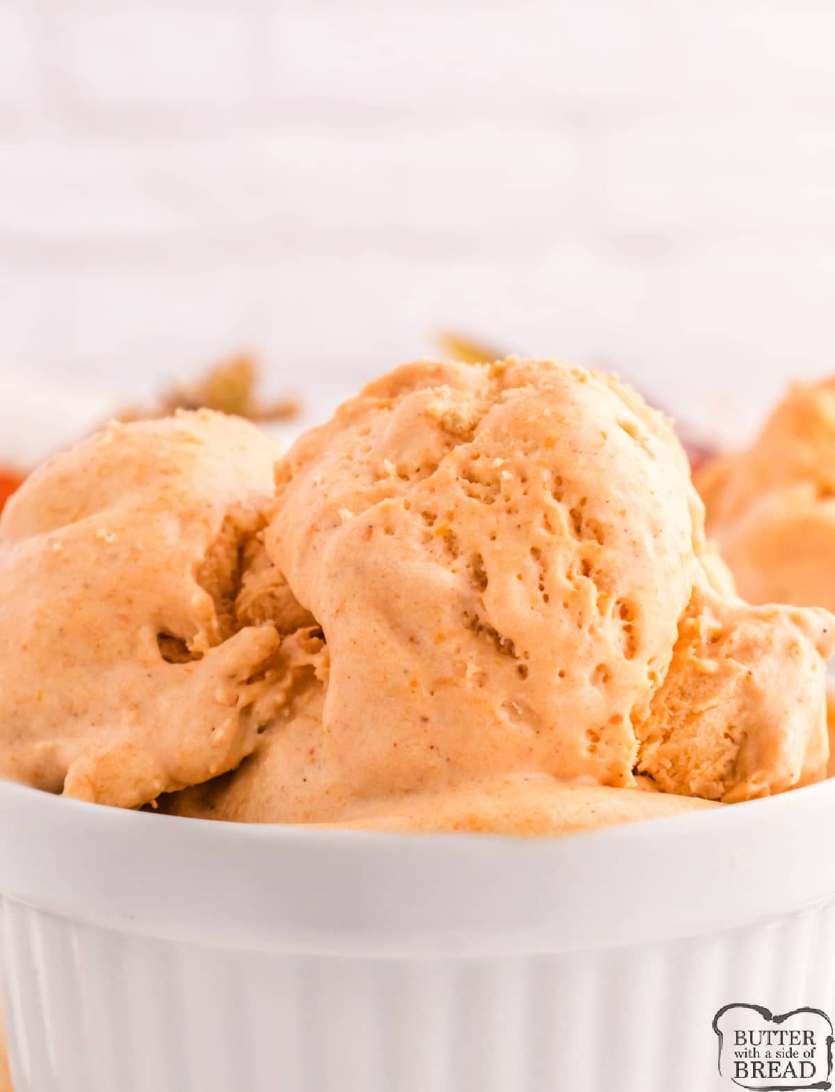 No Churn Pumpkin Ice Cream is made with canned pumpkin puree, maple syrup, pumpkin pie spice, and vanilla extract. Perfect ice cream recipe for fall - no ice cream maker needed!