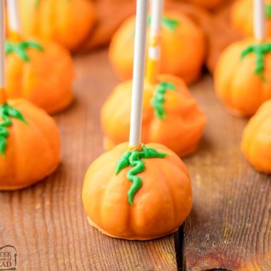pumpkin Oreo balls for Halloween