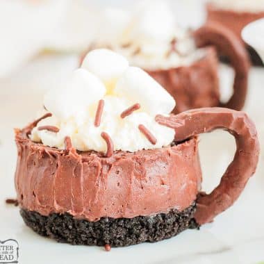mini hot chocolate cheesecakes with chocolate handles