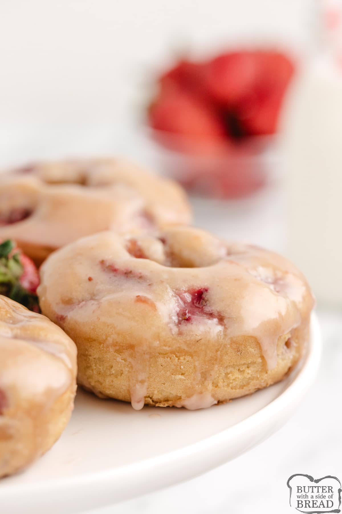 Donut recipe made with fresh strawberries. 