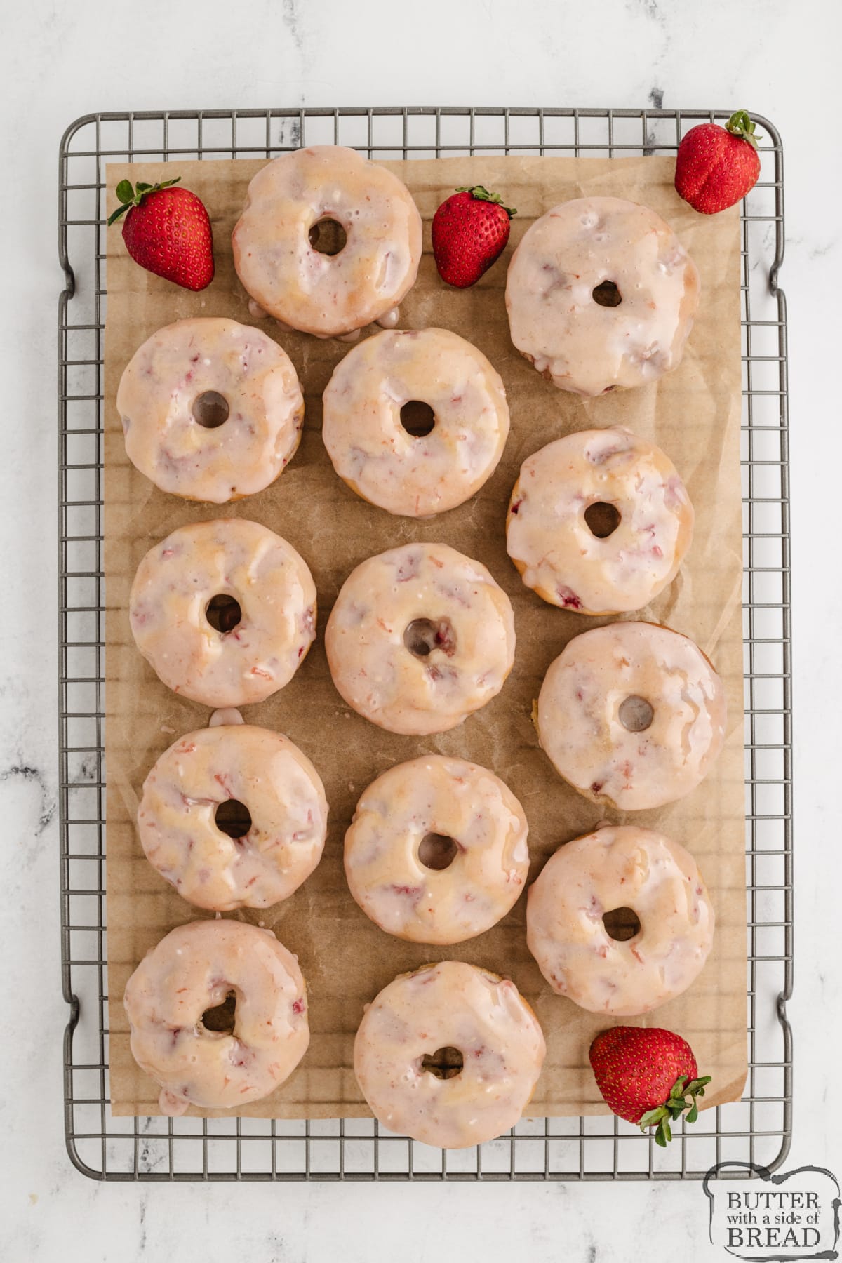 Baked donuts with strawberries. 