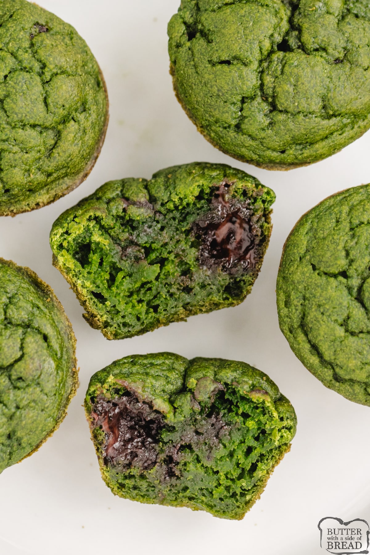 Mini muffins made with spinach, avocado and bananas. 
