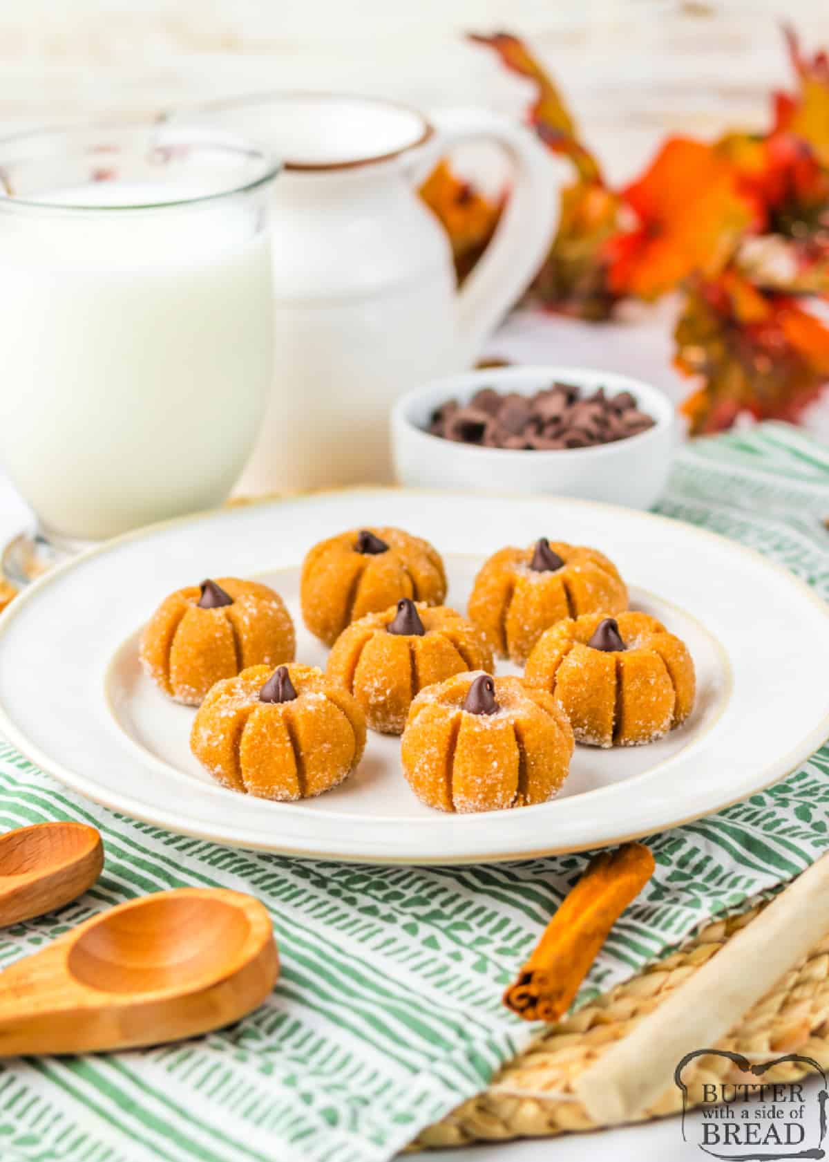 Pumpkin Fudge Truffles are delicious and easy to make in less than 20 minutes. A sweet no-bake pumpkin fudge recipe that is spiced with cinnamon and shaped into pumpkins, making it perfect for fall!