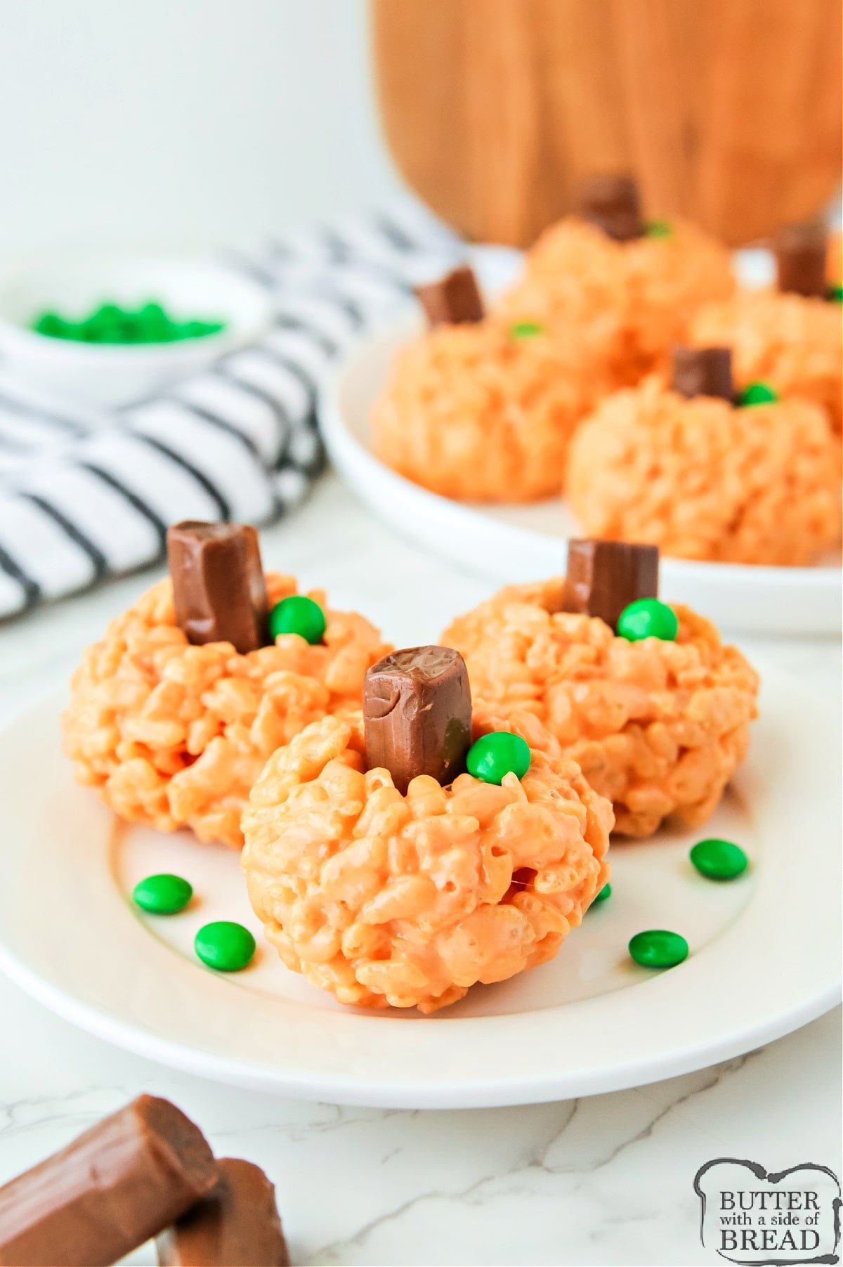 Rice Krispie Pumpkins made with a few simple ingredients are perfect for Halloween! These simple no-bake treats are so easy to make! 