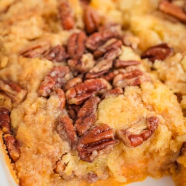 pumpkin pecan dump cake